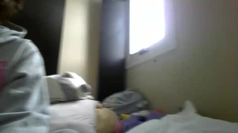 fuzzypeaches87 online show from 03-17-26, 05:27