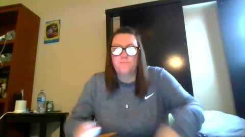 fuzzypeaches87 online show from 04-01-26, 02:25