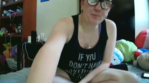 fuzzypeaches87 online show from 04-23-26, 03:25