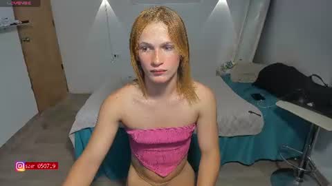 Snapshot of g_obedient_boy chatting on 07-10-26, 01:14 g_obedient_boy online show from 07-10-26, 01:14
