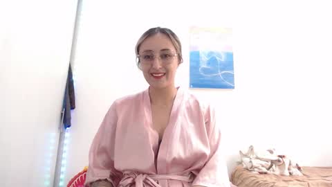 Snapshot of gabb_rioss chatting on 10-28-25, 05:37 Gabriela online show from 10-28-25, 05:37