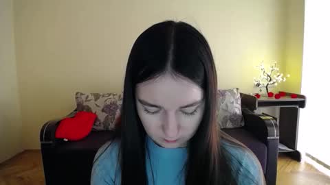 Snapshot of gabby_di chatting on 04-30-26, 08:42 Jaklin online show from 04-30-26, 08:42