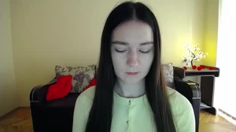 Snapshot of gabby_di chatting on 05-12-26, 08:22 Jaklin online show from 05-12-26, 08:22