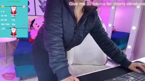 Snapshot of gabby_evanns chatting on 12-18-24, 07:41 gabby_evanns online show from 12-18-24, 07:41
