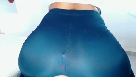 gabi_jhons_23 online show from 04-26-26, 12:58