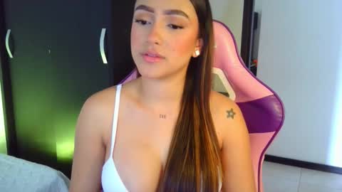 Snapshot of gabi_xi chatting on 09-29-25, 01:16 Gabi online show from 09-29-25, 01:16