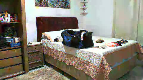 Snapshot of gabibrasil chatting on 09-15-25, 09:04 gaby layla online show from 09-15-25, 09:04