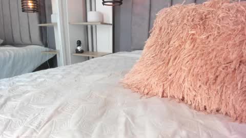 Carolina online show from 03-01-25, 01:40