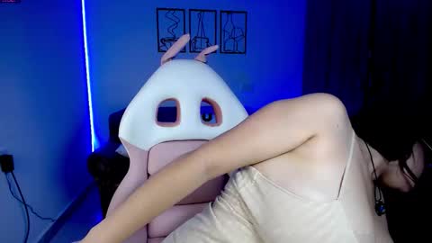 Snapshot of gabriela_r chatting on 11-12-25, 02:06 Gabriela online show from 11-12-25, 02:06