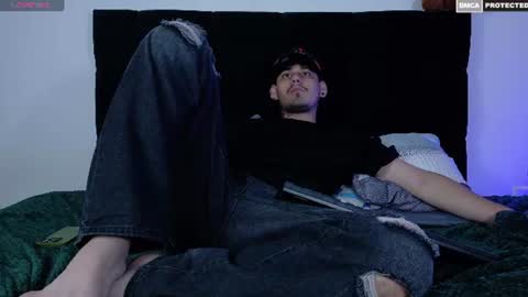 Snapshot of gabrieljr99 chatting on 06-19-26, 04:39 Gabe online show from 06-19-26, 04:39