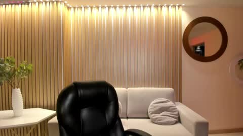 Snapshot of gabriellalee_ chatting on 05-22-26, 03:02 Gabriella Lee online show from 05-22-26, 03:02