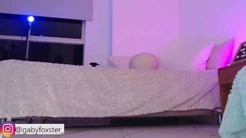 Snapshot of gaby_foxxster chatting on 03-25-26, 01:00 gaby foxster online show from 03-25-26, 01:00