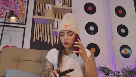 Snapshot of gaby_mason chatting on 11-30-25, 12:42 Gaby online show from 11-30-25, 12:42