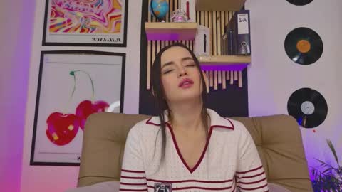 Snapshot of gaby_mason chatting on 02-12-26, 01:06 Gaby online show from 02-12-26, 01:06