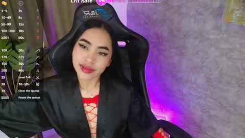 Snapshot of gaby_montiel chatting on 10-19-25, 01:39 online show from 10-19-25, 01:39