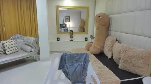 Snapshot of gaby_trent chatting on 12-13-25, 07:53 gabriela online show from 12-13-25, 07:53