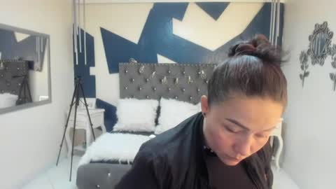 gabriela online show from 07-30-26, 04:28