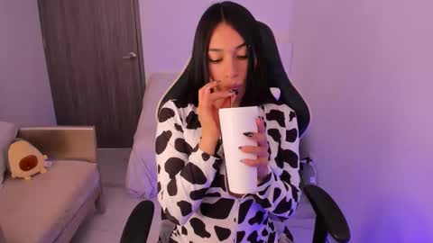 Snapshot of gaby_yummy chatting on 09-19-25, 04:40 Gabriela online show from 09-19-25, 04:40