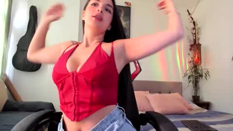 gabyaridiii online show from 04-28-26, 03:39