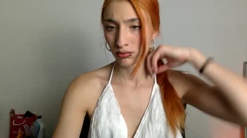 Snapshot of gabykovalenko chatting on 09-12-25, 02:44 Gaby online show from 09-12-25, 02:44