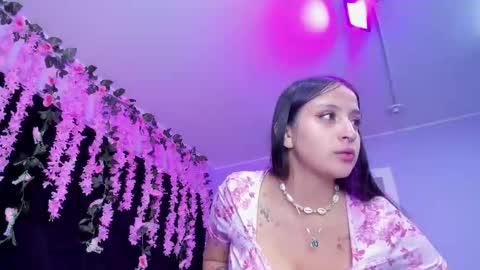 Snapshot of gabyy_cooper chatting on 05-25-26, 02:06 gabby cooper online show from 05-25-26, 02:06