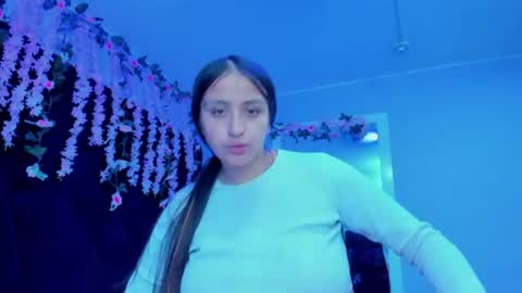 Snapshot of gabyy_cooper chatting on 06-17-26, 02:58 gabby cooper online show from 06-17-26, 02:58