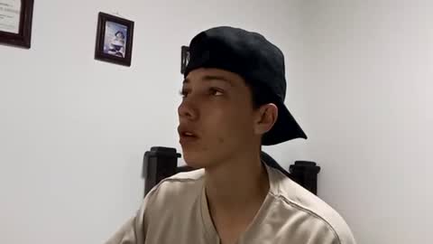 Snapshot of gadiel_sex chatting on 09-30-25, 12:43 gadiel_sex online show from 09-30-25, 12:43