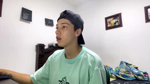 Snapshot of gadiel_sex chatting on 10-25-25, 11:21 gadiel_sex online show from 10-25-25, 11:21