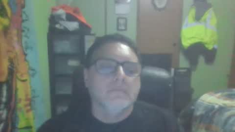 Snapshot of gadude45 chatting on 01-08-25, 01:32 gadude45 online show from 01-08-25, 01:32