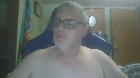 Snapshot of gadude45 chatting on 10-07-25, 01:14 gadude45 online show from 10-07-25, 01:14