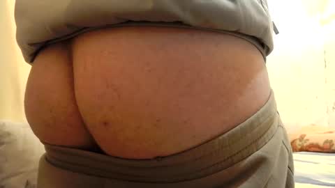 Snapshot of gae89tano chatting on 02-18-25, 03:32 gae89tano online show from 02-18-25, 03:32