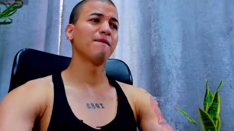Snapshot of gael_reid chatting on 08-05-26, 03:04 gael online show from 08-05-26, 03:04