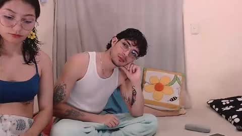 Snapshot of gaia_16 chatting on 02-19-26, 05:53 Gaia y Clayde online show from 02-19-26, 05:53