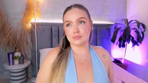 Gaia Baker  online show from 03-18-26, 04:10