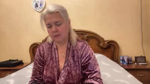 Snapshot of galatea_2025 chatting on 10-19-25, 04:18 galatea_2025 online show from 10-19-25, 04:18