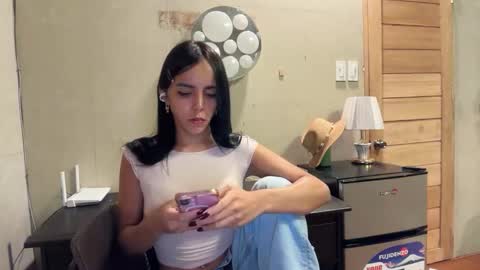 Snapshot of galileii chatting on 09-15-25, 11:54 galileii online show from 09-15-25, 11:54