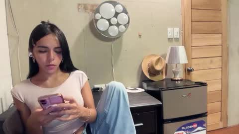 Snapshot of galileii chatting on 09-25-25, 11:58 galileii online show from 09-25-25, 11:58