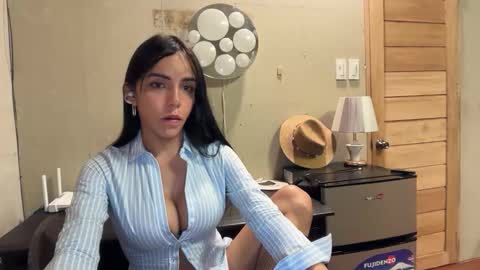 Snapshot of galileii chatting on 10-01-25, 10:21 galileii online show from 10-01-25, 10:21