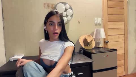 Snapshot of galileii chatting on 10-12-25, 11:09 galileii online show from 10-12-25, 11:09