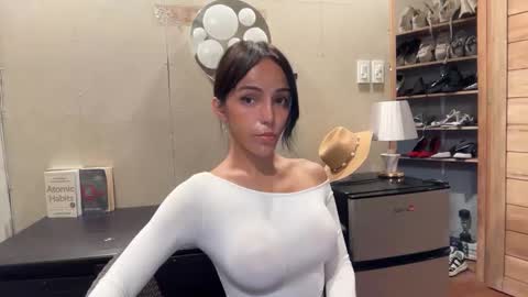 Snapshot of galileii chatting on 10-28-25, 08:51 galileii online show from 10-28-25, 08:51