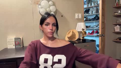 Snapshot of galileii chatting on 11-24-25, 11:37 galileii online show from 11-24-25, 11:37