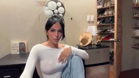 Snapshot of galileii chatting on 11-30-25, 11:58 galileii online show from 11-30-25, 11:58