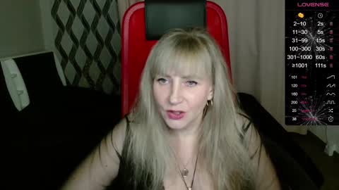 Snapshot of ganet469 chatting on 11-16-25, 05:18 Janette online show from 11-16-25, 05:18