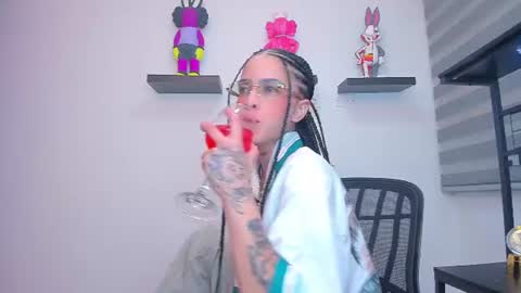 Snapshot of gangster_girl chatting on 06-21-26, 05:43 GANG online show from 06-21-26, 05:43