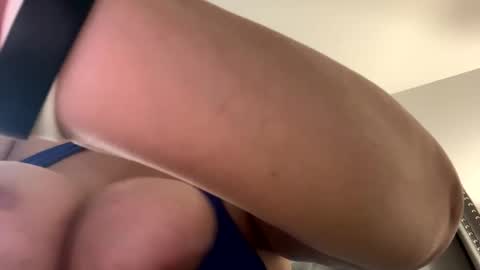 Snapshot of ganja_kitt3n chatting on 11-13-25, 12:37 Kitty online show from 11-13-25, 12:37