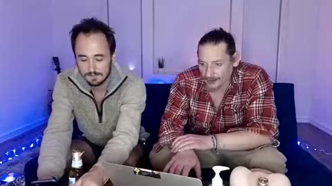 Snapshot of gapegasp chatting on 11-12-25, 09:42 gapegasp online show from 11-12-25, 09:42