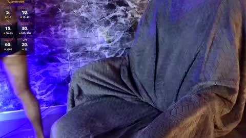 Chris  Dont forget to gift me thumb up Its very important to me and makes me happy AF  online show from 11-11-25, 06:57