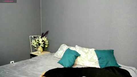 Max and Eva online show from 06-22-26, 04:09