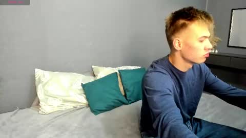 Max and Eva online show from 06-24-26, 04:22