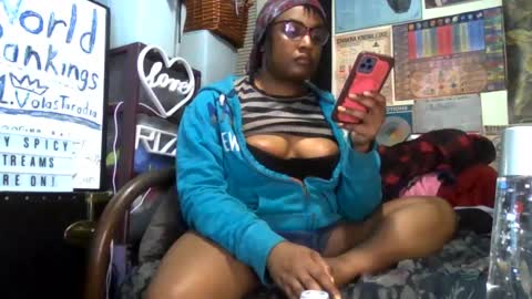 Snapshot of gardeniaspear chatting on 09-14-25, 01:38 Gardenia online show from 09-14-25, 01:38